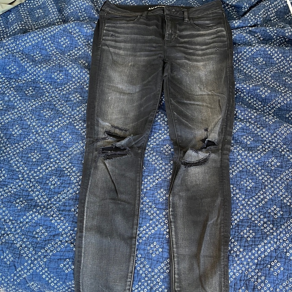 Womens AE black distressed jeggings